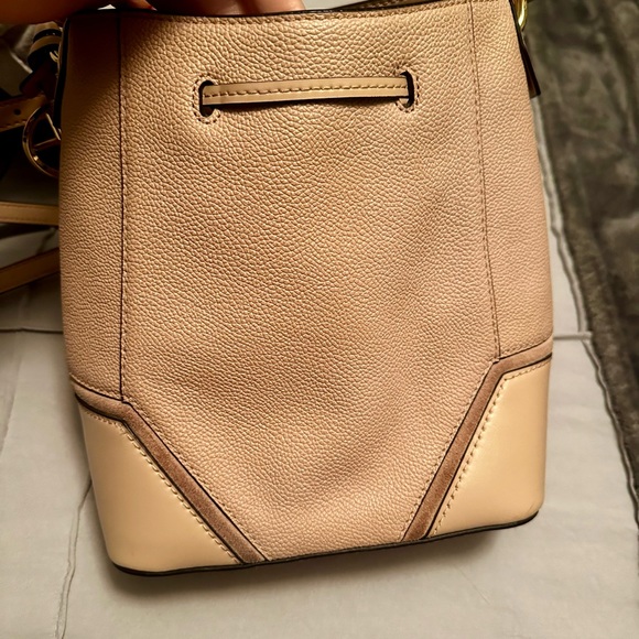 Michael Kors, pastel pink mini bucket bag - Picture 4 of 8